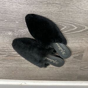 Matisse romance black shearling fur pointed toe slide sandals 7